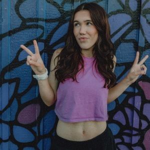 Meet your Posher, Avery